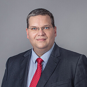 Ich unterstütze Drittstaatsangehörige*r mit Jobangebot in Wien, die dafür erforderliche Aufenthalts- und Arbeitserlaubnis zu erhalten.