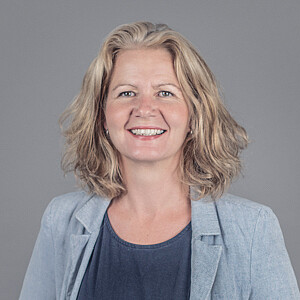  Ich bin Ansprechperson für unsere Facility-Dienstleister*innen und Hausverwaltungen. Als Asset-Managerin kümmere ich mich um unsere Immobilien. 