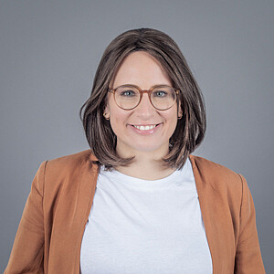  Mit meiner Expertise kommuniziere und vermarkte ich die Angebote der Wirtschaftsagentur Wien und erzähle die Stories des Wirtschaftsstandorts Wien in den sozialen Netzwerken. 